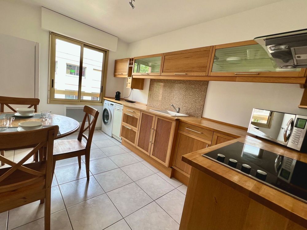 Location Appartement LYON CENTRE QUARTIER SAXE GAMBETTA / T3 MEUBLE STANDING Lyon 3