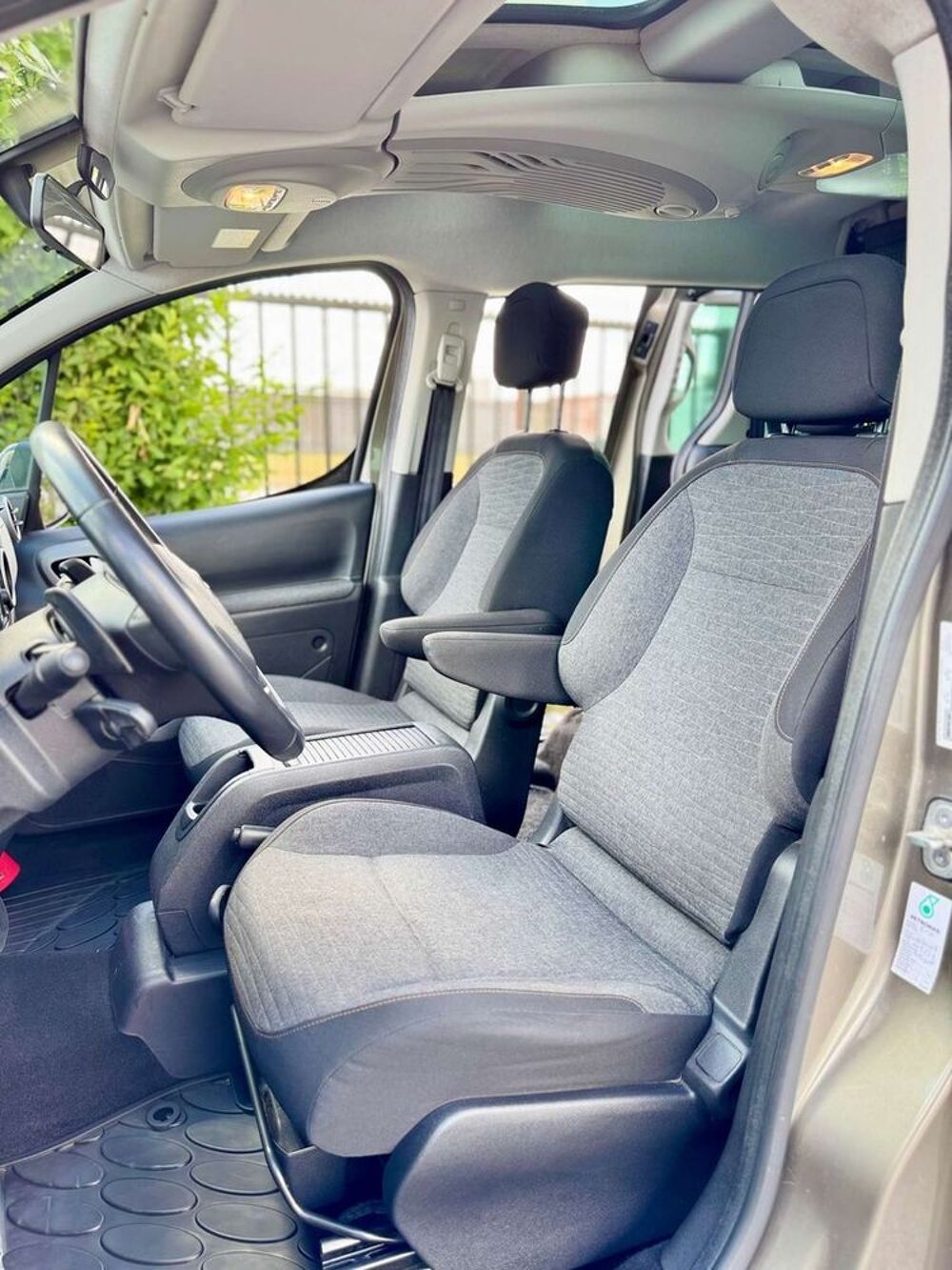 Berlingo Multispace BlueHDi 100 S&S ETG6 XTR+ 2015 occasion 38110 Saint-Jean-de-Soudain