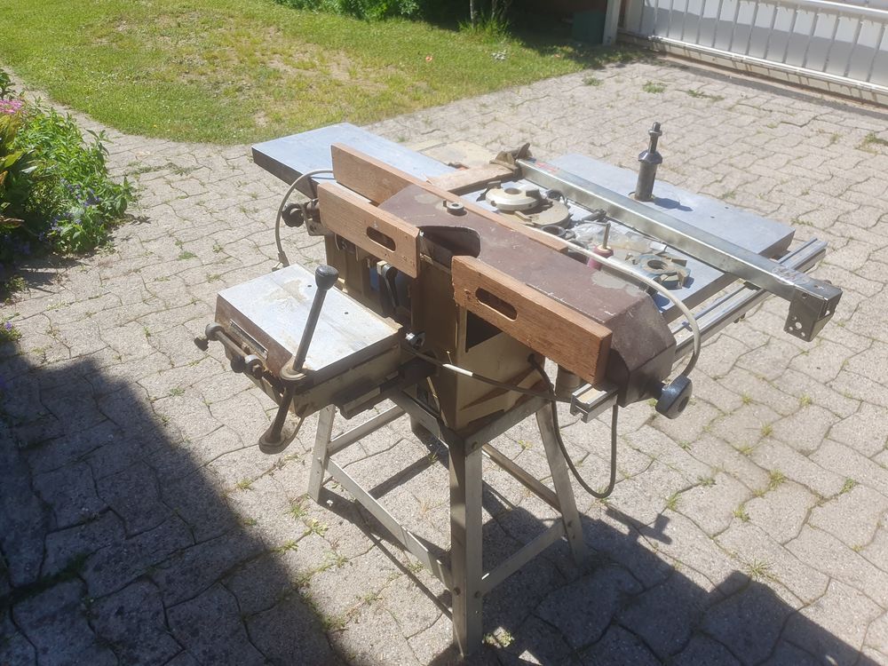 d&eacute;gaurabauteuse toupie lurem C 20., scie &agrave; ruban KITY 612. Bricolage