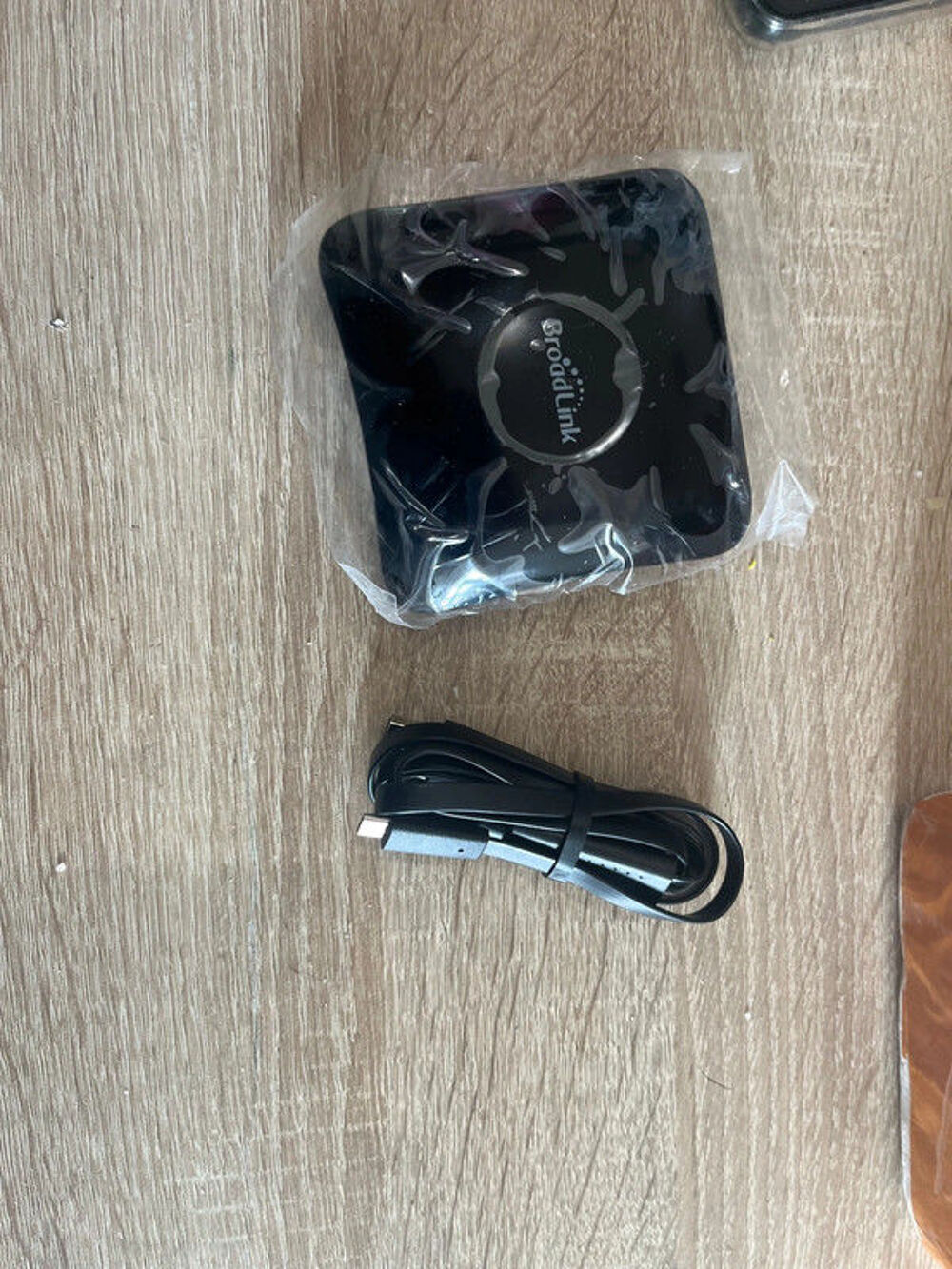 Universal remote Photos/Video/TV