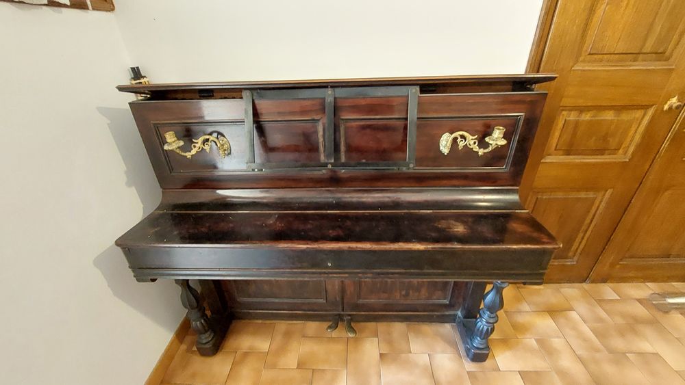 Donne Piano AUCHER FRERES de 1855 Instruments de musique