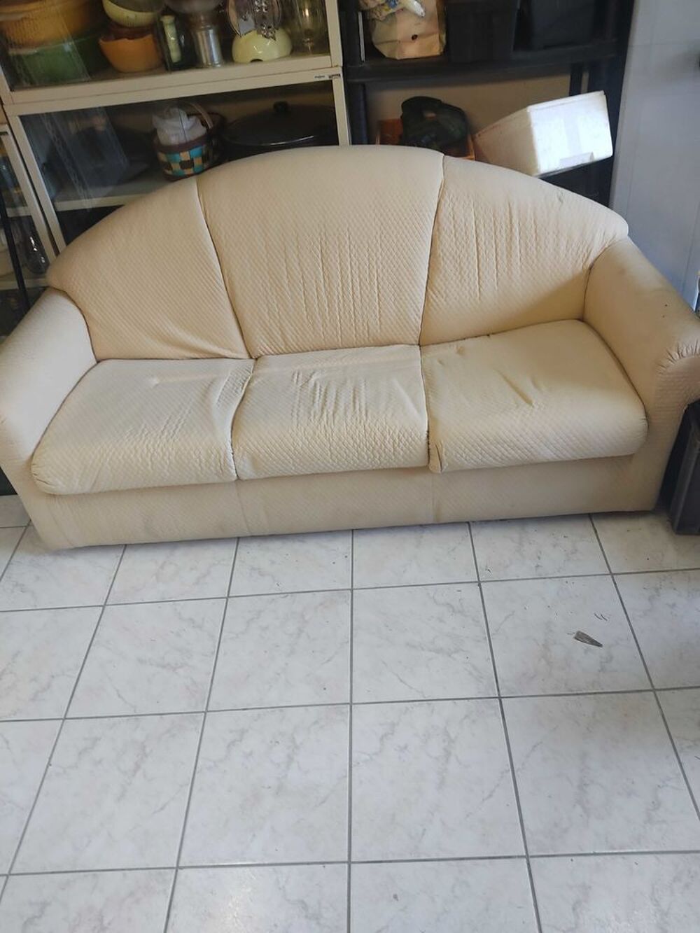 canap&eacute; convertible beige Meubles