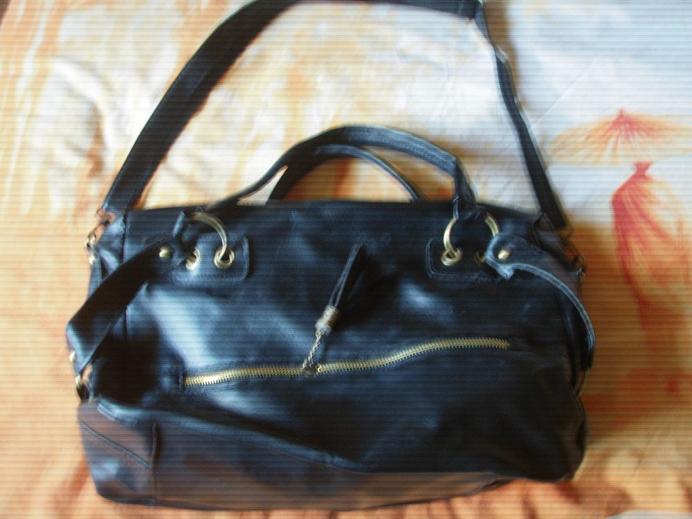 Sac de ville noir avec pochettes ext&eacute;rieures et int&eacute;rieures, Maroquinerie