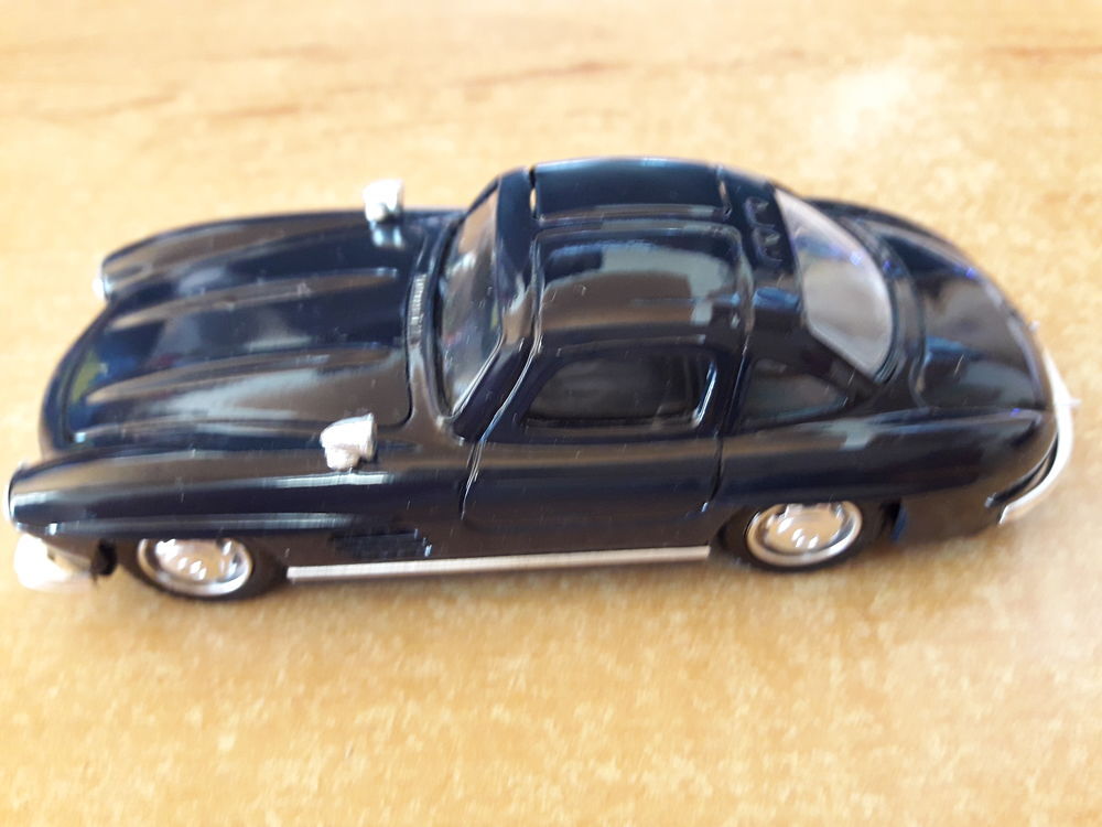 Mercedes 300 SL 1954 1/43 eme dans sa boite plastique 