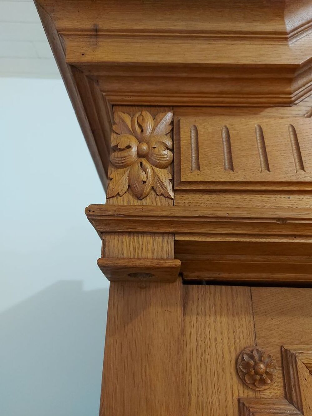 Superbe Armoire &Eacute;poque en bois massif avec miroirs biseaut&eacute; Meubles