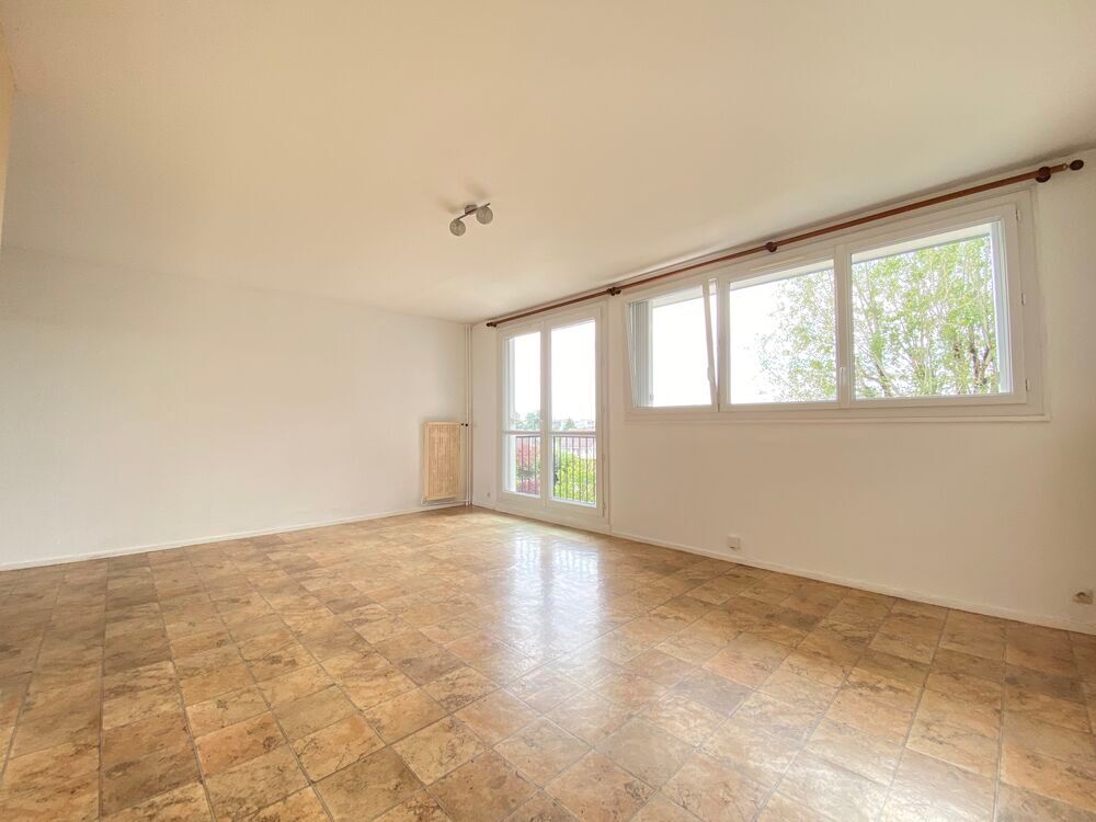 Vente Appartement F3 rénové avec parkings, cave, espaces verts, proche tram Tours