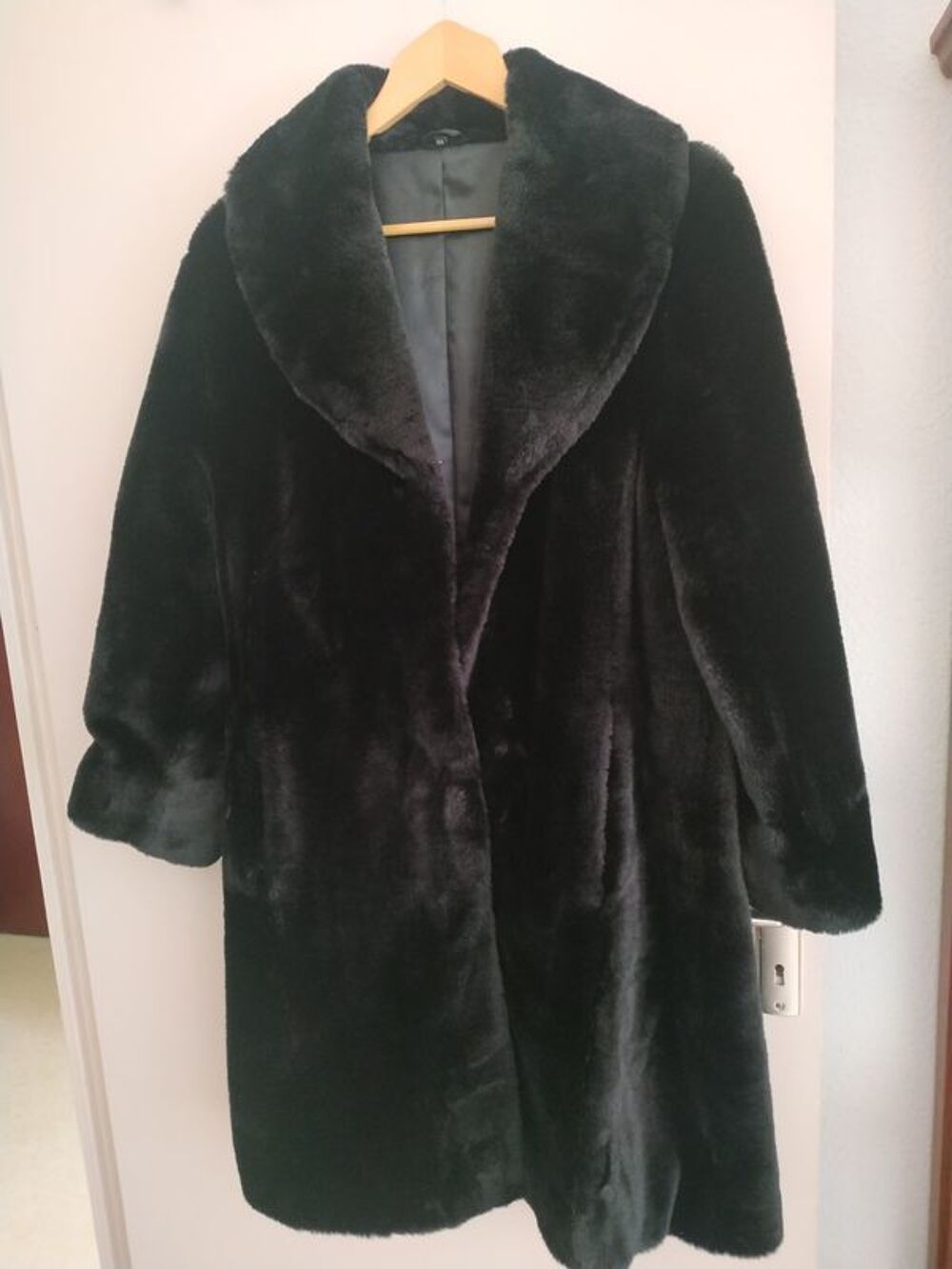 MANTEAU Fausse fourrure Vêtements