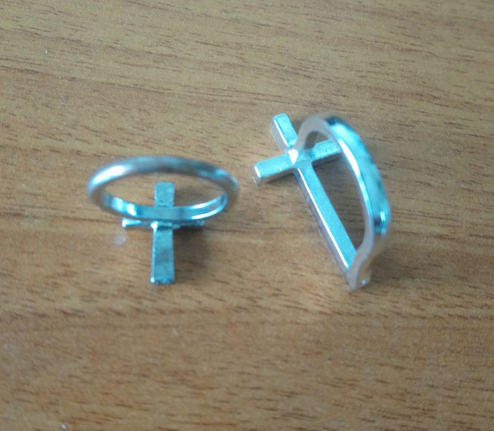 Bagues Croix Bijoux et montres