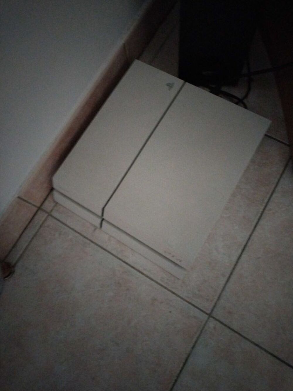 Playstation 4 collector + 2 jeux Consoles et jeux vidéos