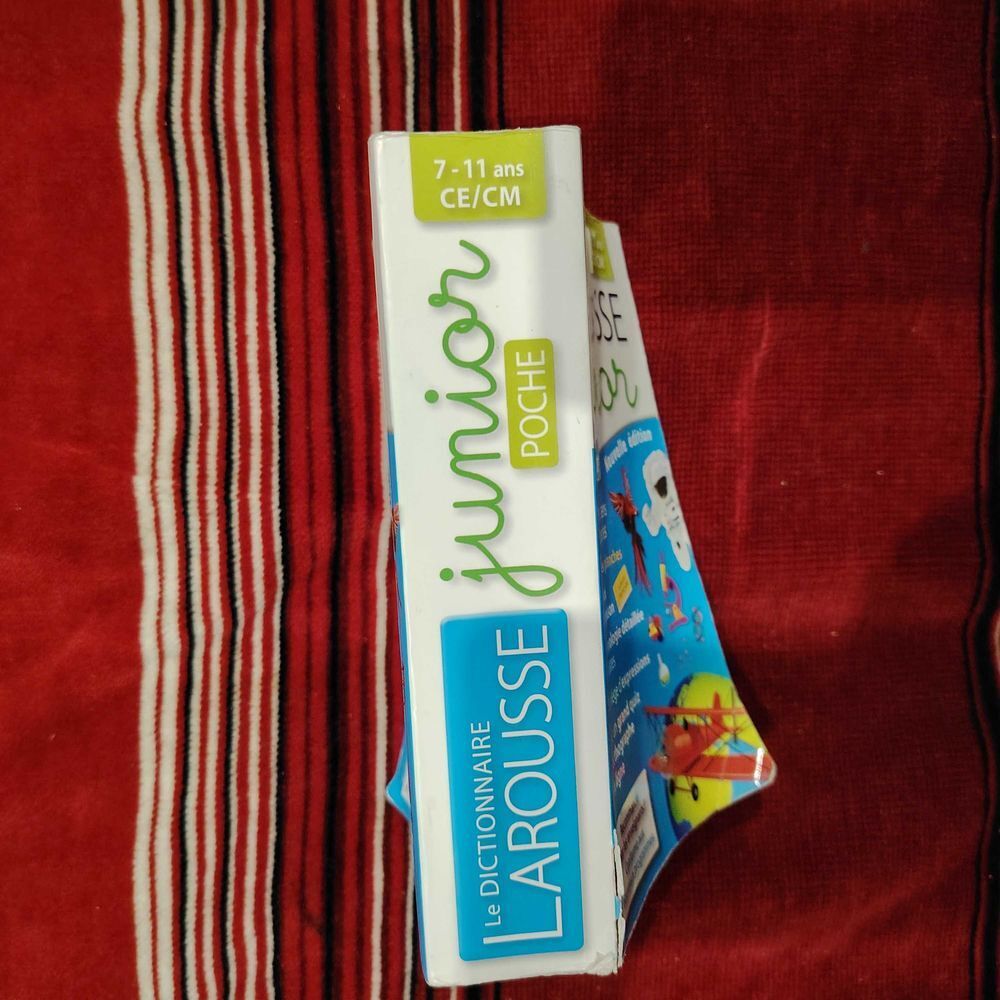 LAROUSSE JUNIORS Livres et BD