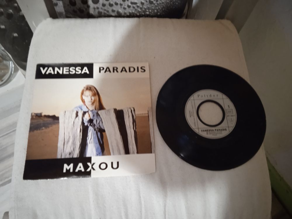 Vinyle 45 T Vanessa Paradis
Maxou
1988 CD et vinyles