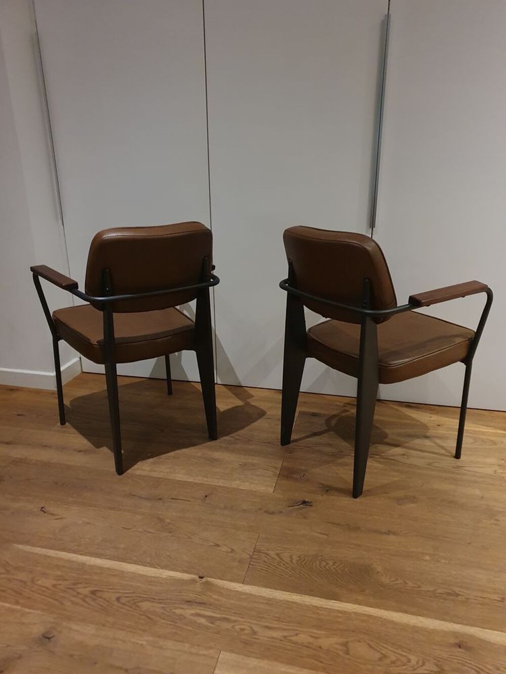 Fauteuils de bureau Jean Prouv&eacute; Meubles