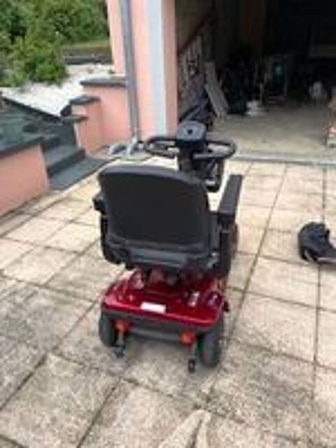   SCOOTER POUR PERSONNE AGEE OU HANDICAPEE 