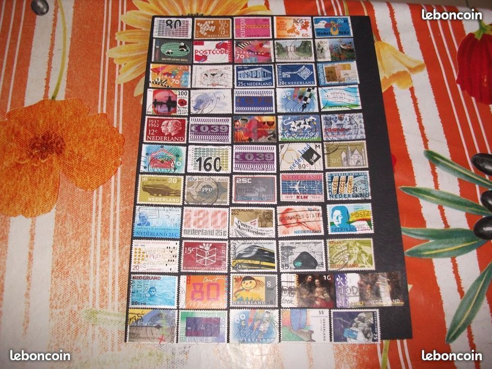 Lot de 400 timbres diff&eacute;rents et oblit&eacute;r&eacute;s Pays-Bas Hollande 