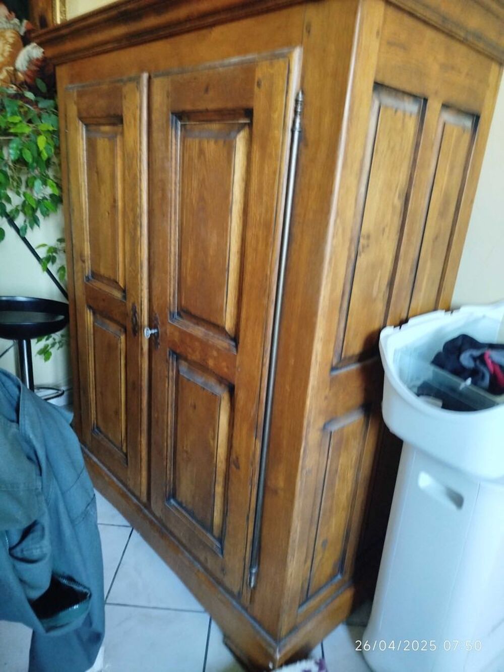 armoire de chambre a r&eacute;nover Meubles