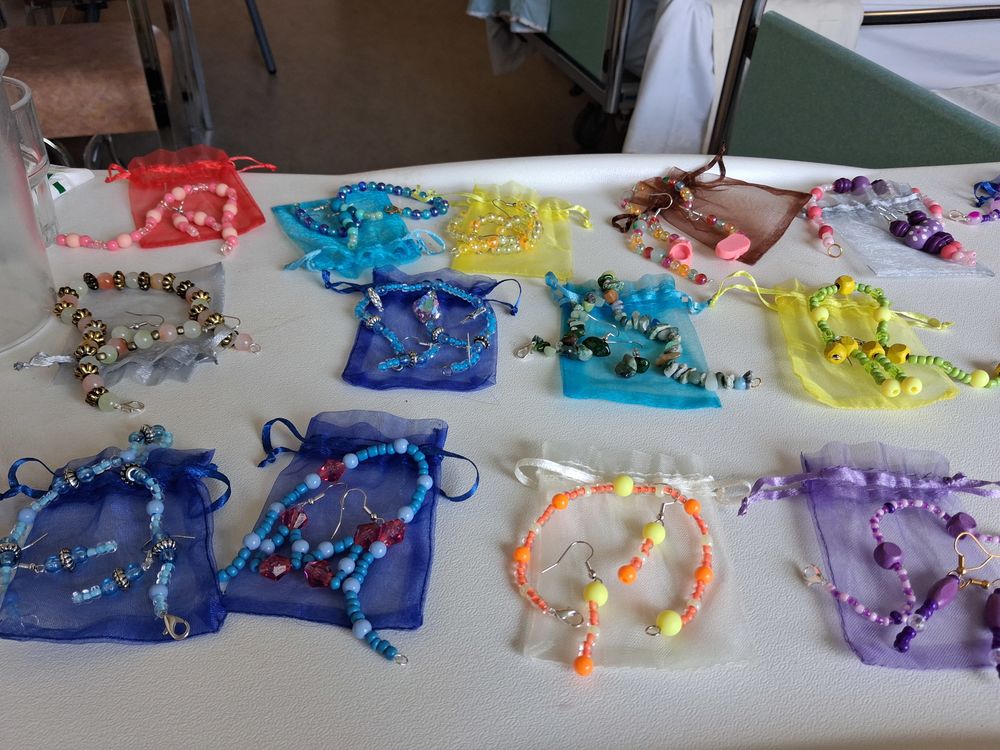 Ensembles boucles et bracelet assortis Bijoux et montres
