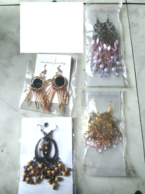 Lot 4 paires de boucles d'oreilles neuves emballées 5 Herblay (95)