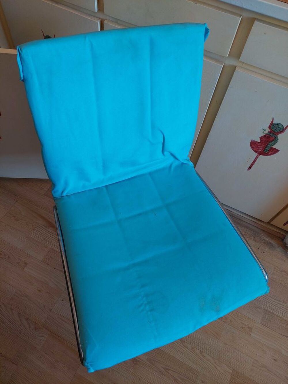Fauteuil en tissus vintage Meubles