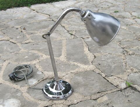 Lampe industrielle vintage KI-E-KLAIR n° 18 200 Maule (78)