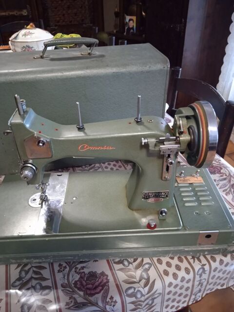 MACHINE 0 COUDRE 80 Éguilles (13)