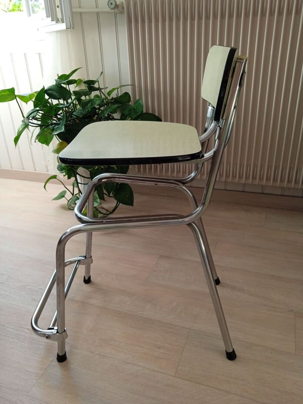 Chaise enfant vintage &eacute;volutive formica . Mobilier enfants