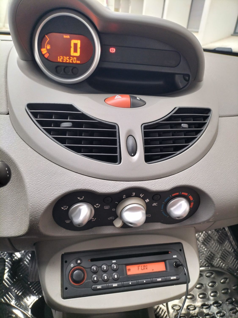 Renault Twingo II 1.2 LEV 16v 75 eco2 Night&Day 2009 occasion Vaulx-en-Velin 69120
