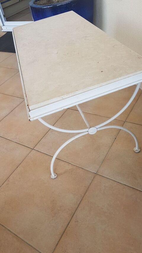 Table basse 25 Frjus (83)