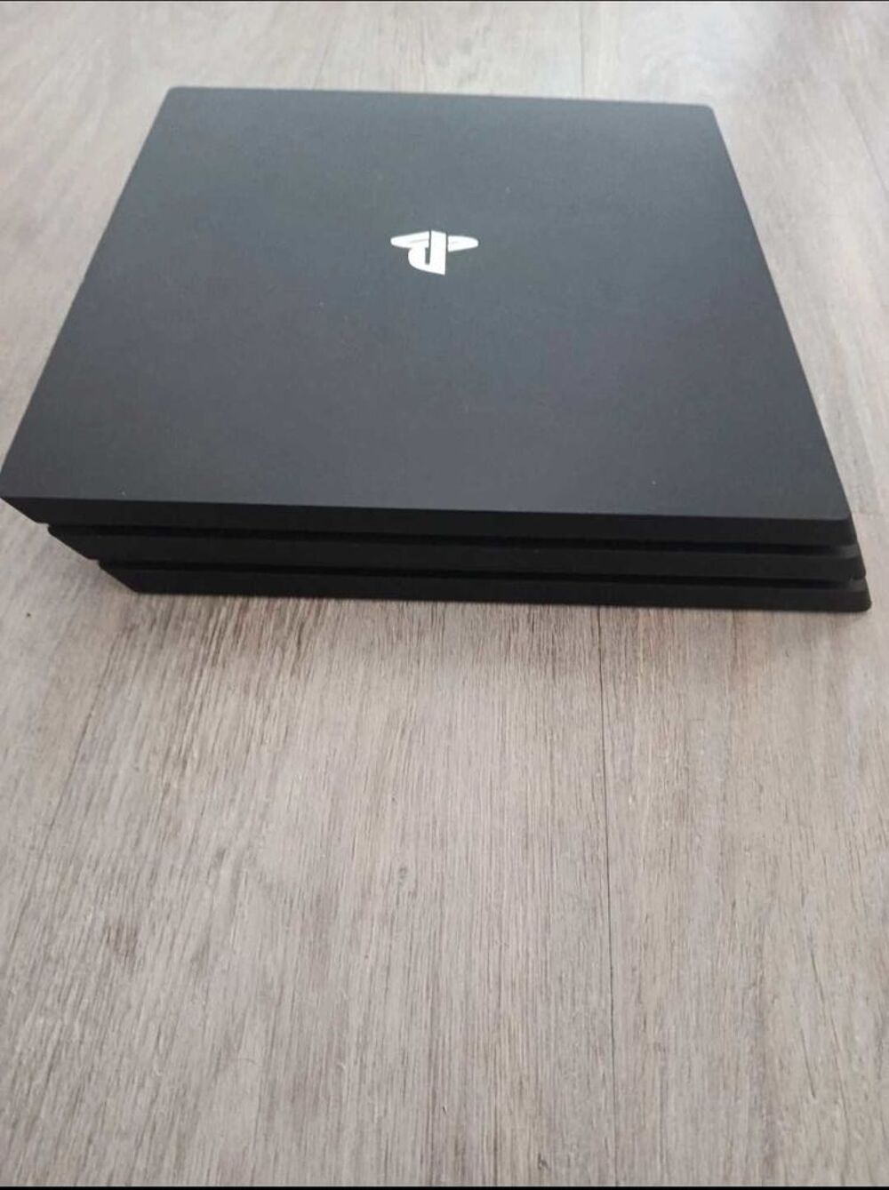 PS4 Pro 1 To GoldHEN jailbreak �" tr&egrave;s bon &eacute;tat Consoles et jeux vid�os
