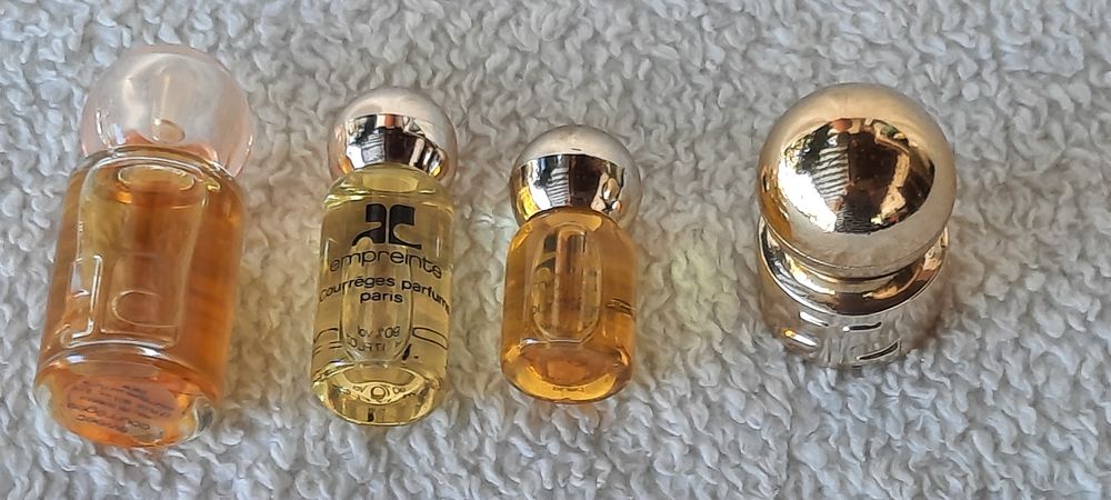4 miniatures parfum de collection originales courrege 