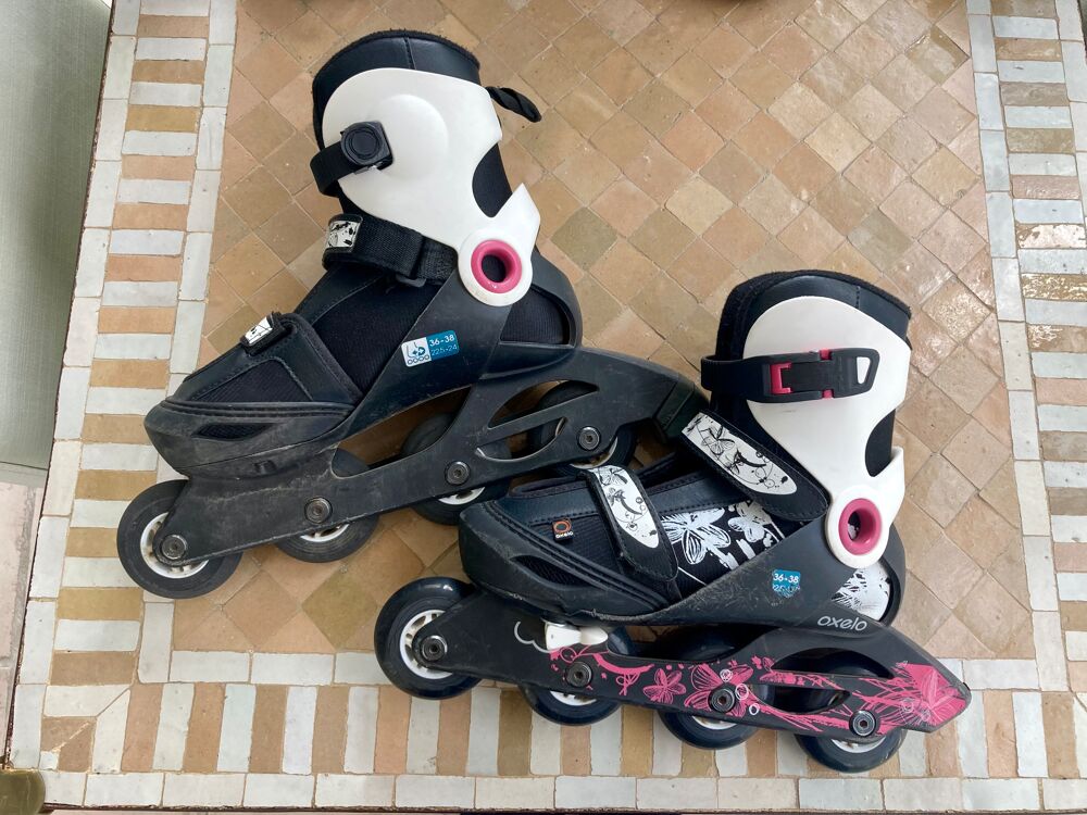 Ensemble de rollers, protections et casque Sports