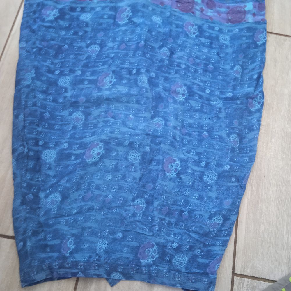 Jupe bleu longue taille 42 imprim&eacute;e fleurs bleues 65 % visco Vêtements