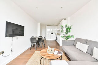  Appartement à louer 1 pièce 42 m² Suresnes