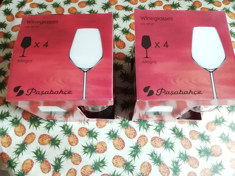 2 coffrets verres &agrave; vin neufs Cuisine