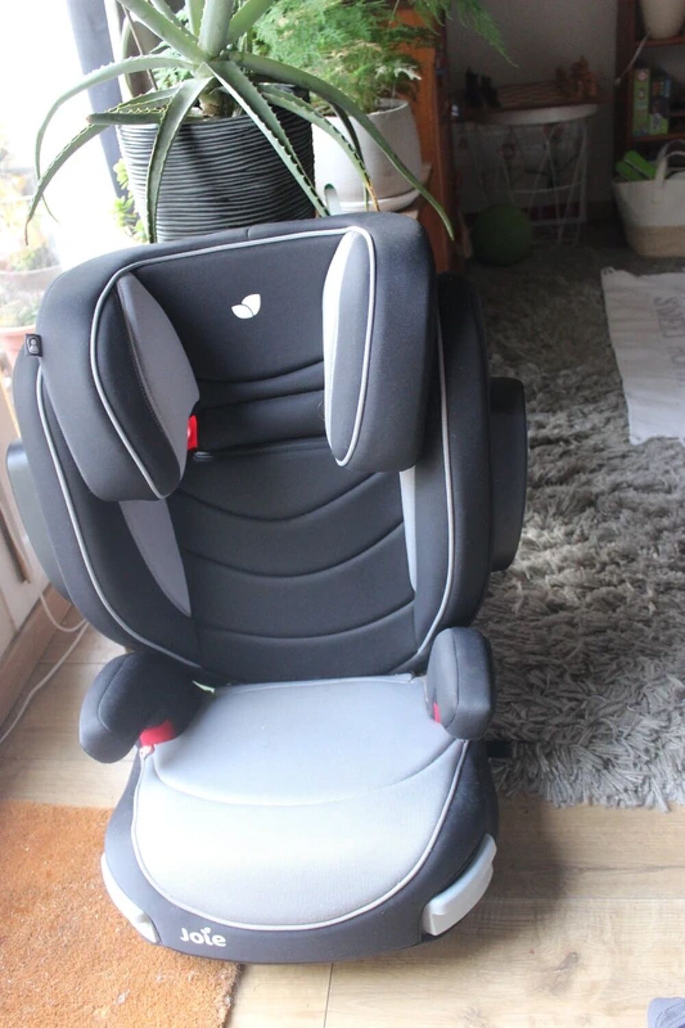 Si&egrave;ge auto Joie avec isofix Pu�riculture