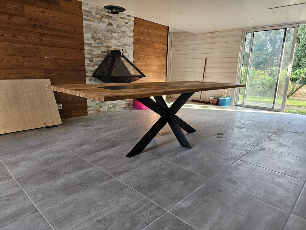 table bois et r&eacute;sine epoxy Meubles