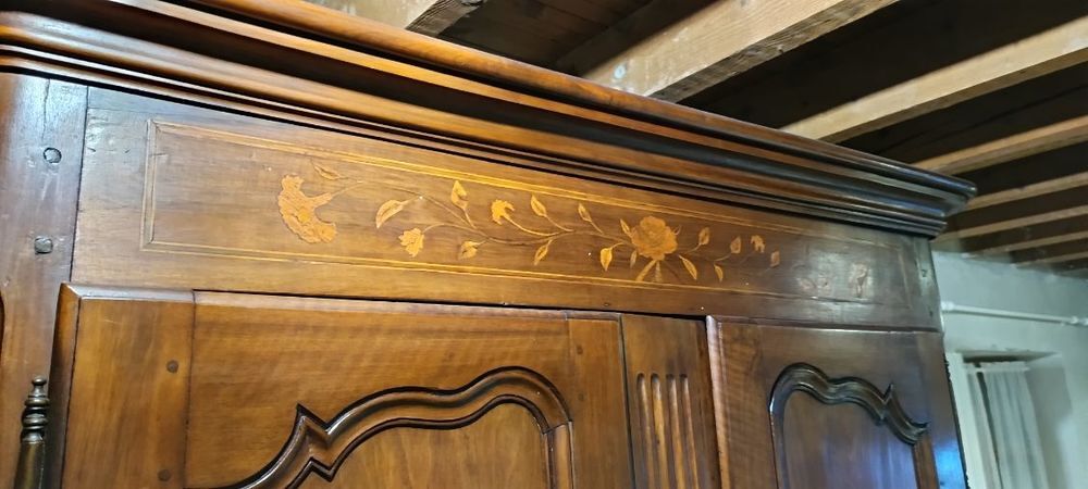 Armoire r&eacute;gency noyer massif Meubles