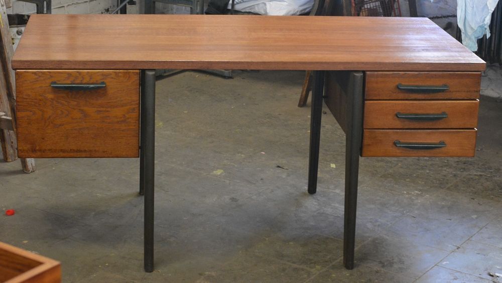 Bureau bois et m&eacute;tal Meubles