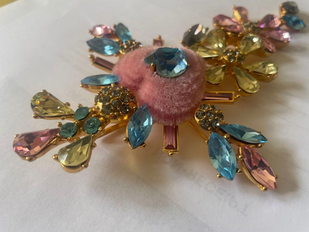Broche Croix GM Strass Multicolore, Coeur strass bleu entour Bijoux et montres