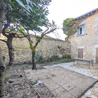  Maison à louer 5 pièces 140 m² Lussac-les-châteaux