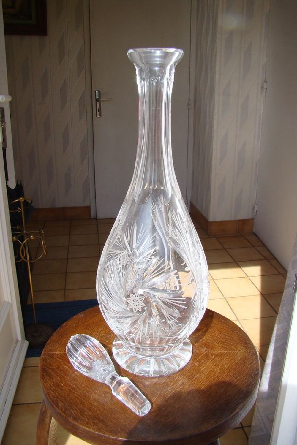 Ancienne carafe en cristal taill&eacute; " les Grands Ducs "
Décoration