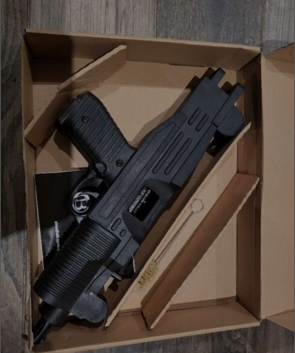 Blow swat uzi full automatique 9 mm pak &agrave; blanc Sports