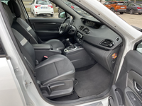Grand Sc&eacute;nic III Grand Sc&eacute;nic TCe 130 Energy Bose 5 pl 2013 occasion 01000 Bourg-en-Bresse