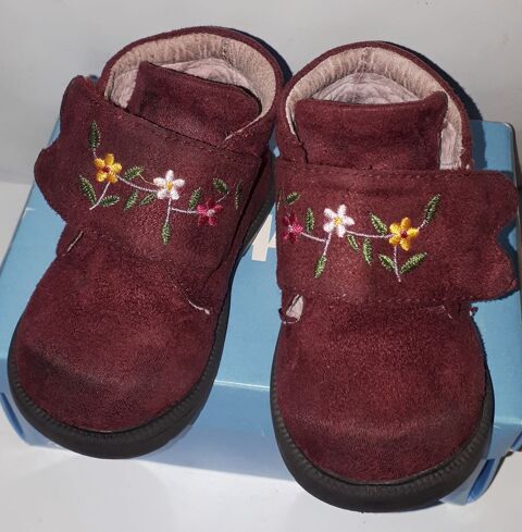 Botillons ou Chaussures Fille en pointure 19 17 Nantes (44)
