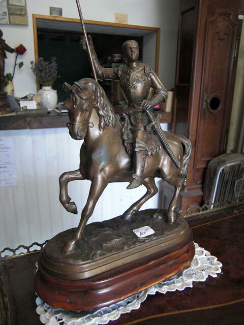 Statue en rgul, Jeanne d'Arc  129 Chteau-l'vque (24)