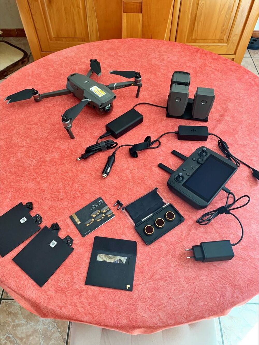 Drone DJI Mavic 2 Zoom + Radiocommande DJI Smart Controller Photos/Video/TV