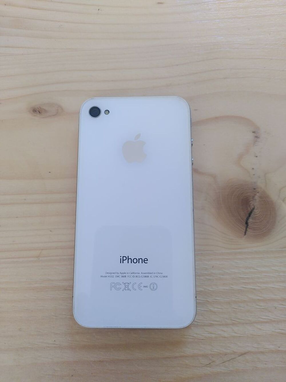 iPhone 4 blanc A1332 - Pour pi&egrave;ces Téléphones et tablettes