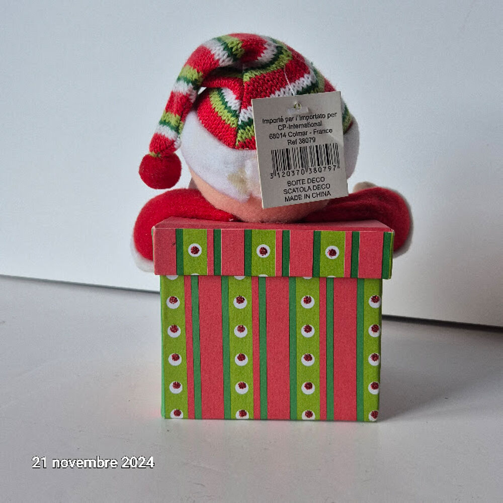 Boite cadeau p&egrave;re Noel en carton &eacute;pais Décoration