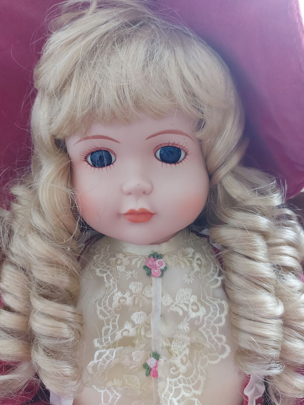 Poup&eacute;e en porcelaine Décoration