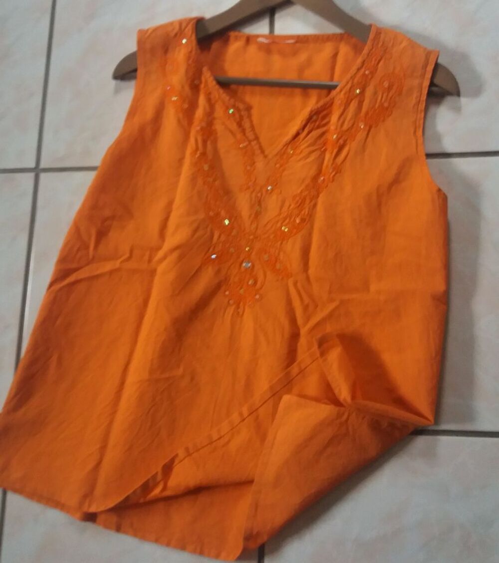 haut orange esprit boh&egrave;me brod&eacute; - strass &eacute;tat neuf - T 40 Vêtements