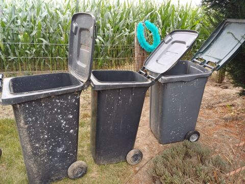 poubelle  menagere  
0 59670 Cassel